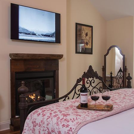 Caldwell House Bed And Breakfast Salisbury Mills ภายนอก รูปภาพ
