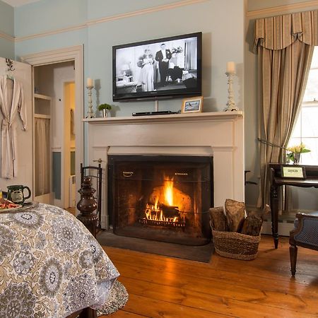 Caldwell House Bed And Breakfast Salisbury Mills ภายนอก รูปภาพ