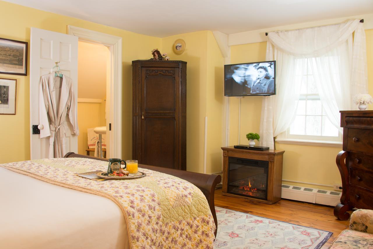 Caldwell House Bed And Breakfast Salisbury Mills ภายนอก รูปภาพ