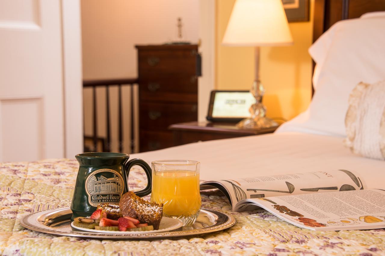 Caldwell House Bed And Breakfast Salisbury Mills ภายนอก รูปภาพ