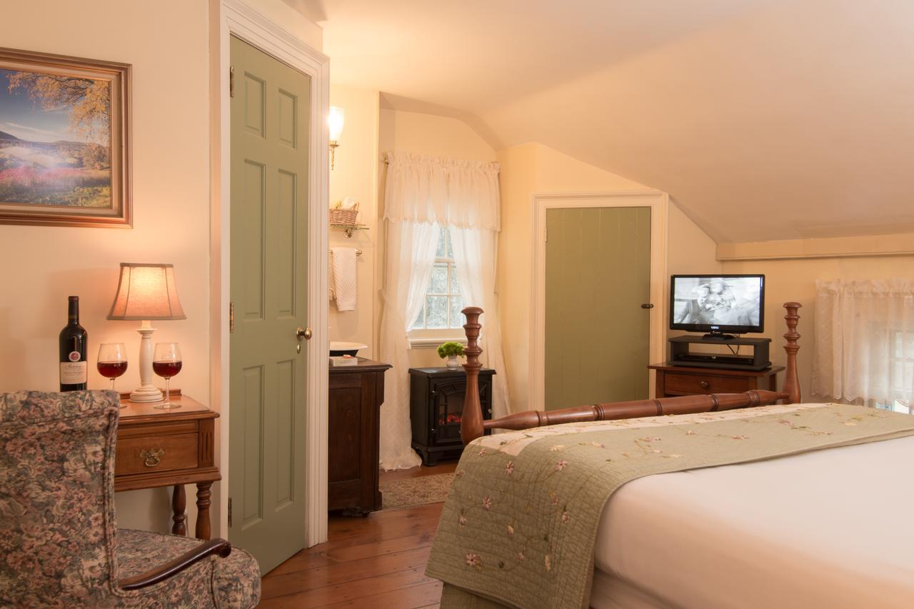Caldwell House Bed And Breakfast Salisbury Mills ภายนอก รูปภาพ