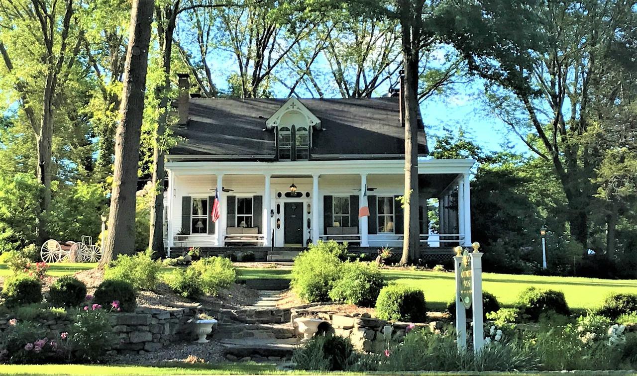 Caldwell House Bed And Breakfast Salisbury Mills ภายนอก รูปภาพ
