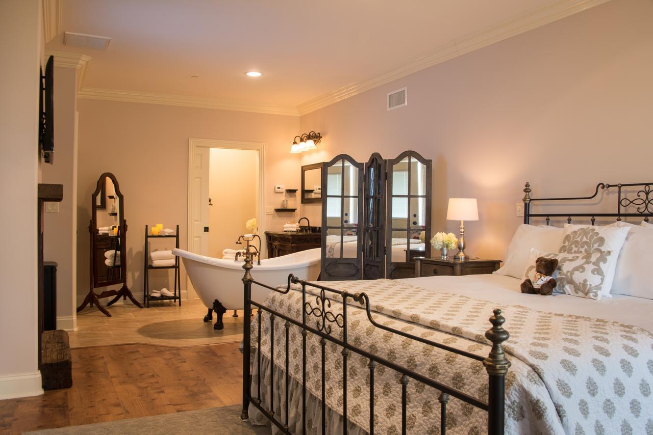 Caldwell House Bed And Breakfast Salisbury Mills ภายนอก รูปภาพ