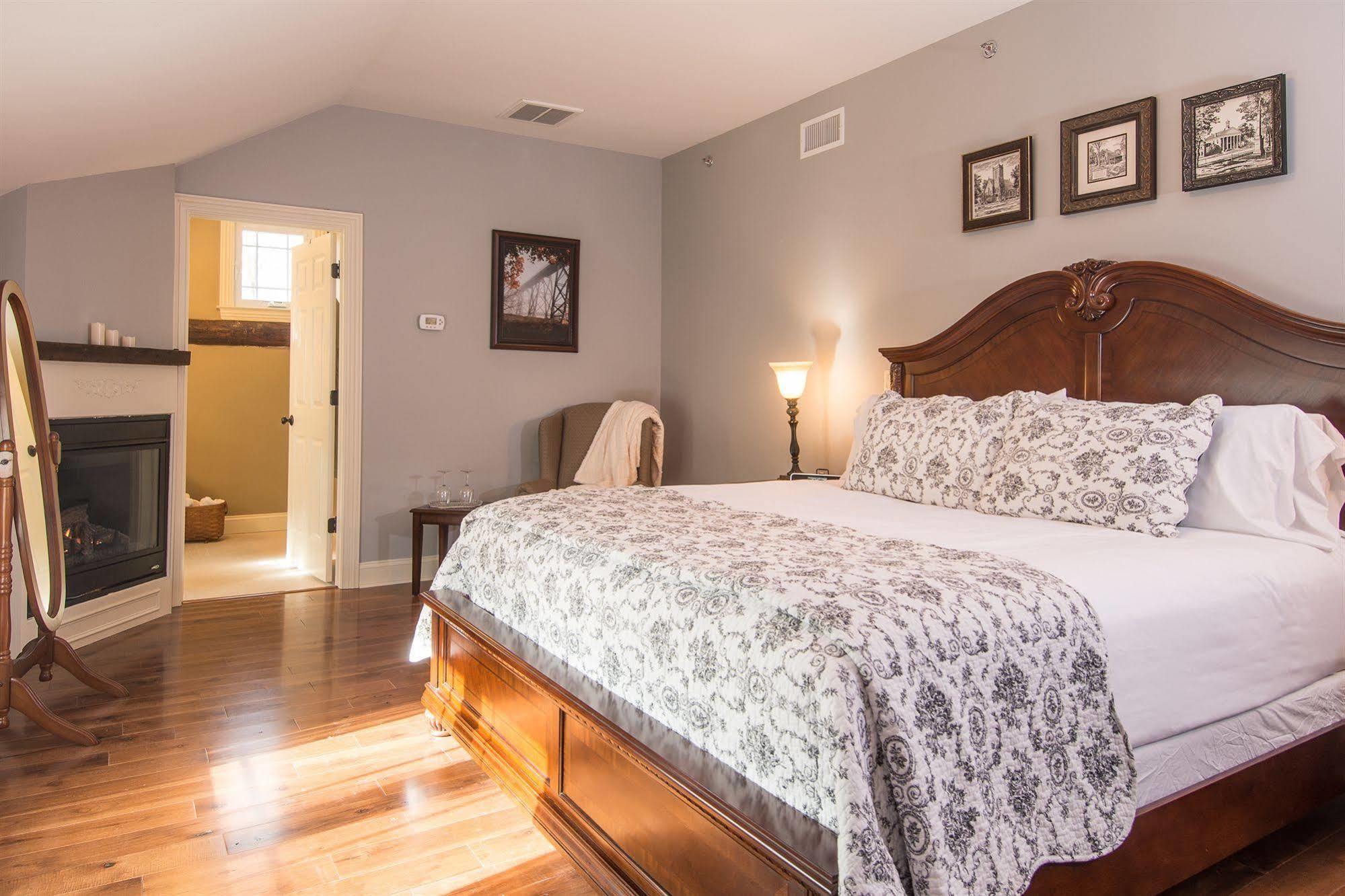 Caldwell House Bed And Breakfast Salisbury Mills ภายนอก รูปภาพ